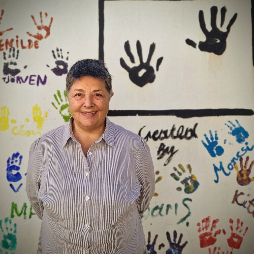 „Teljesen normális, hogy különbözőek vagyunk” – beszélgetés Gittával, a Fogd A Kezem Alapítvány kezdeményezőjével”